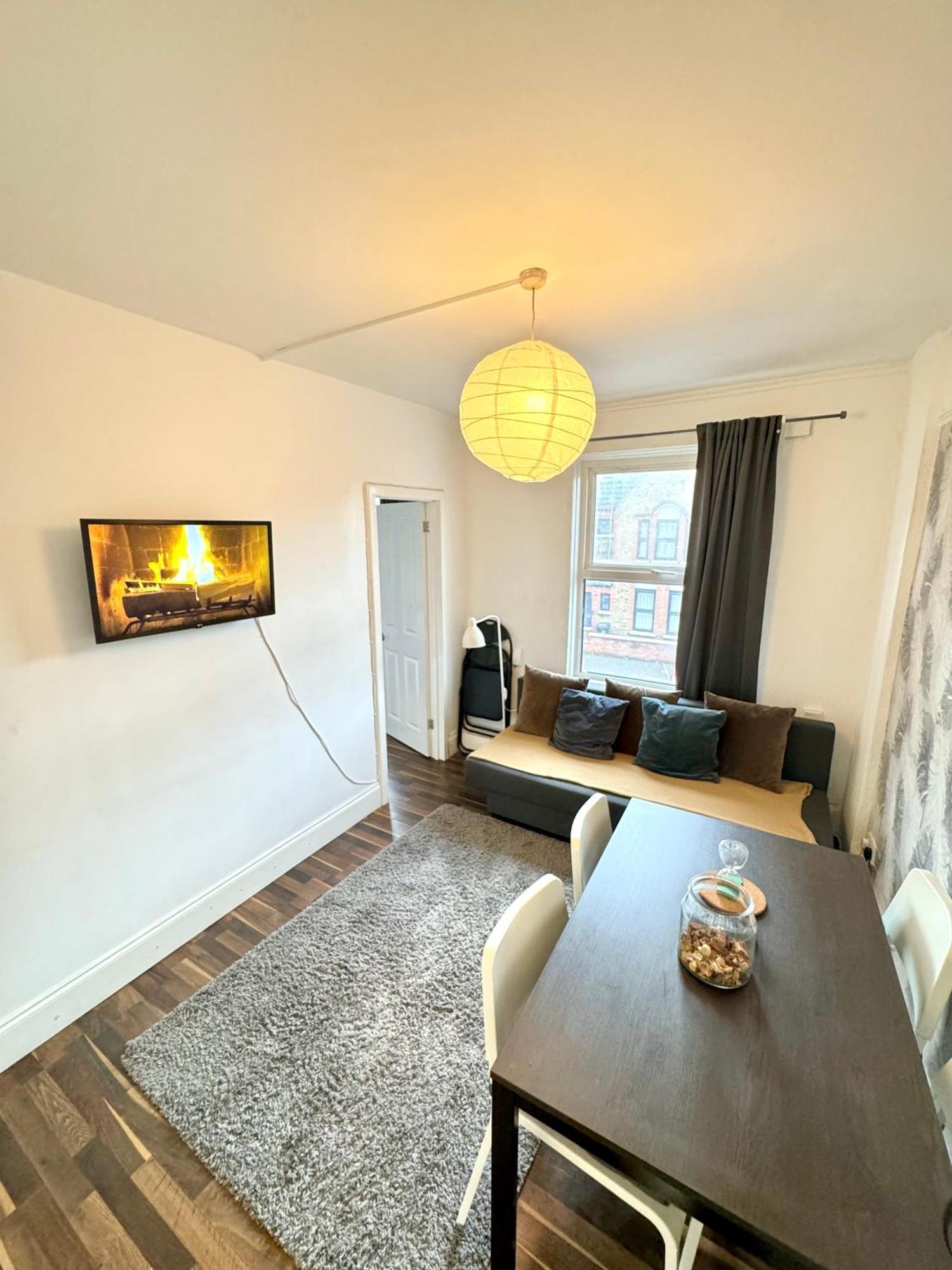 2 Bed Apt Sofa Bed Up To 6 Лондон Экстерьер фото