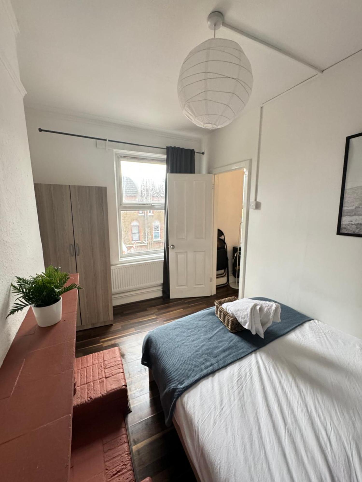 2 Bed Apt Sofa Bed Up To 6 Лондон Экстерьер фото